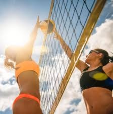 女球迷采访：爱C罗、爱皇马还超爱干饭，她是你懂的新晋小编